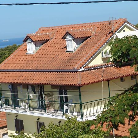 Villa Nefeli Loútsa Exteriér fotografie