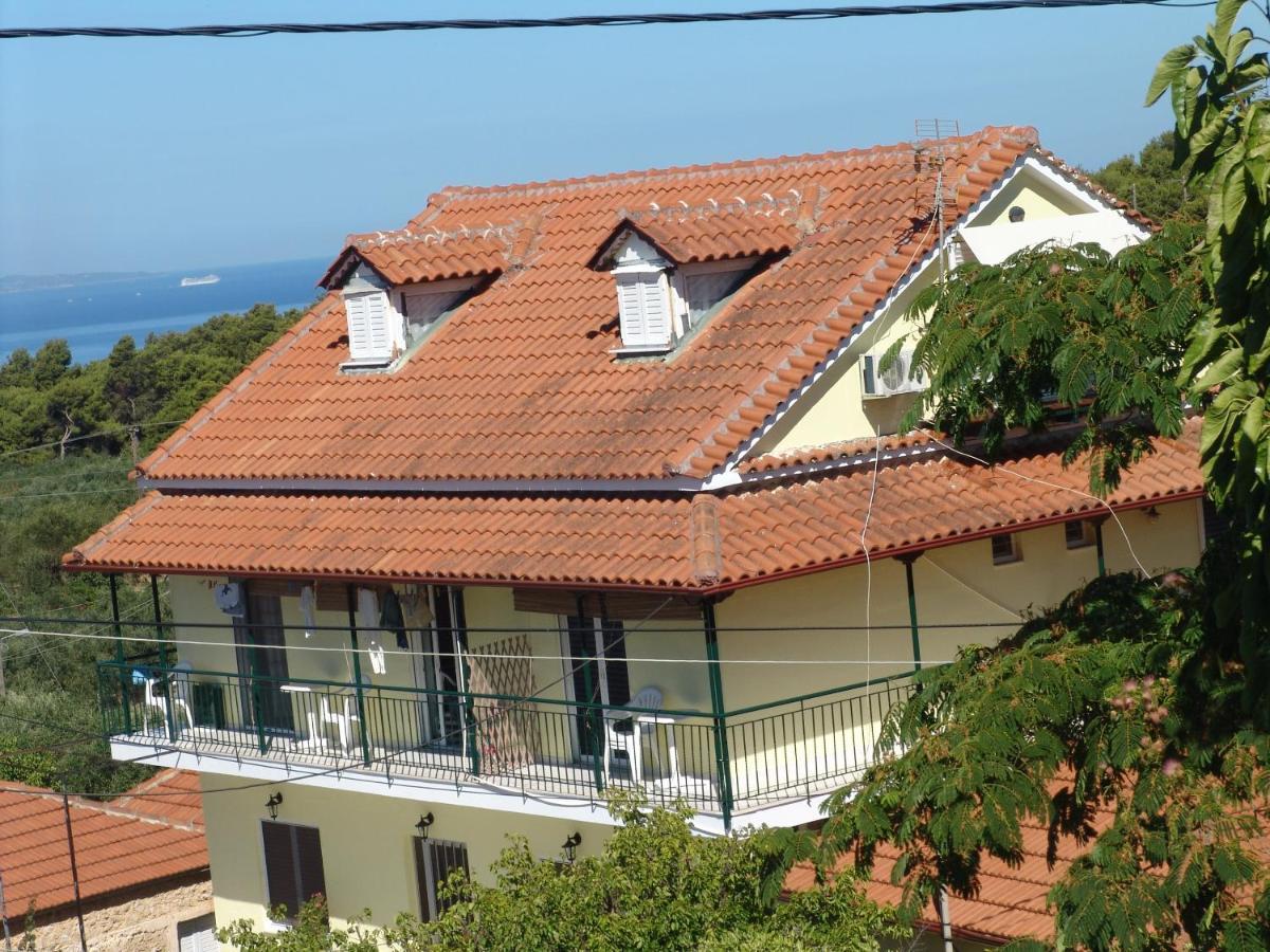 Villa Nefeli Loútsa Exteriér fotografie