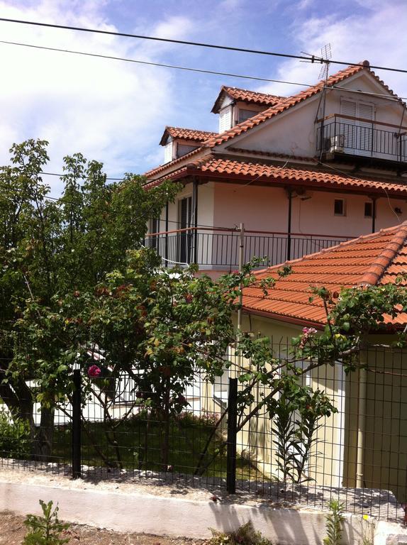 Villa Nefeli Loútsa Exteriér fotografie