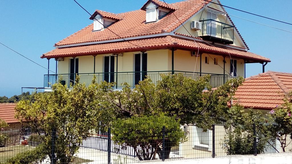 Villa Nefeli Loútsa Exteriér fotografie