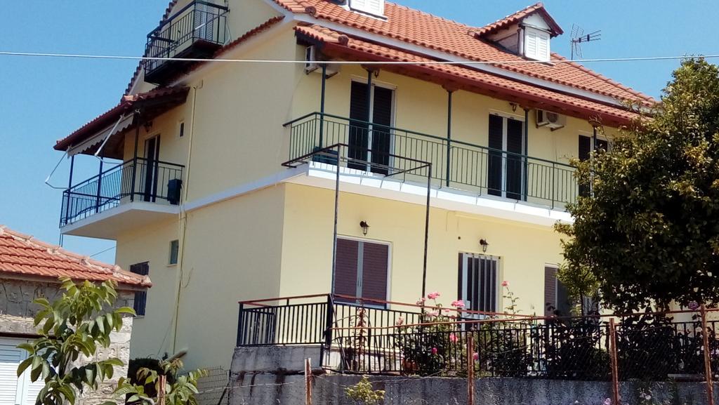 Villa Nefeli Loútsa Exteriér fotografie
